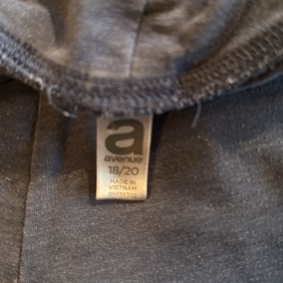 Avenue Black Hoodie - Picture 5 of 6